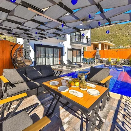 Yali Hotel 4*